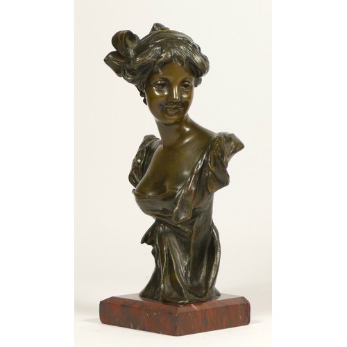 124 - After G. Van der Straeten (French/Belgium 1856 - 1928), a 20th century bronze bust of a lady, bears ... 