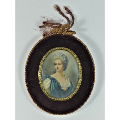 142 - A 19th century style portrait miniature, depicting a lady with jewellery, oil on ivorine, velvet fra... 