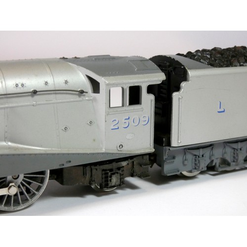 142 - A Hornby OO gauge 2509 Silver Link loco and tender, boxed