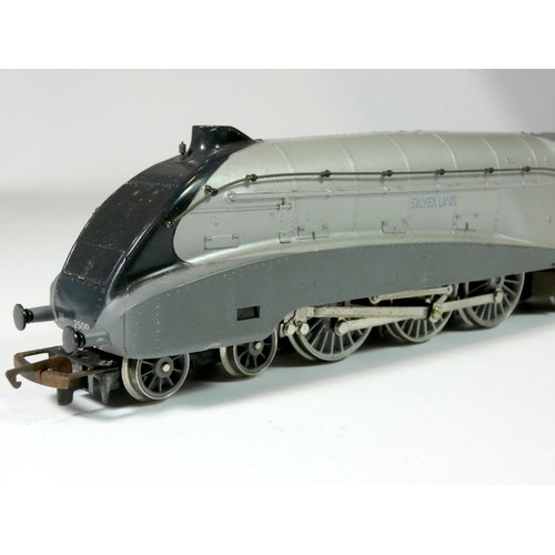 142 - A Hornby OO gauge 2509 Silver Link loco and tender, boxed