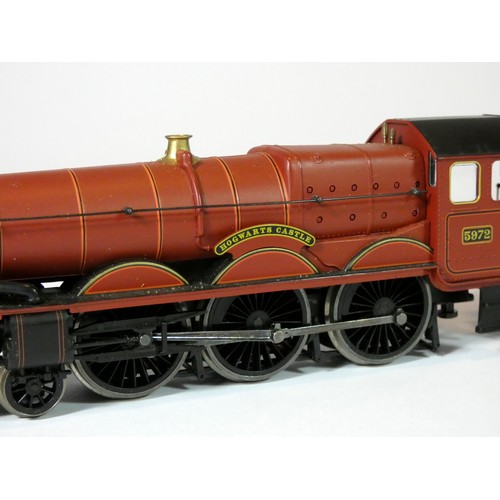 150 - A Hornby OO gauge 5972 Hogwarts Express, Harry Potter And The Chamber Of Secrets, original box