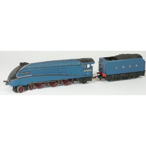 152 - A Hornby OO gauge 4468 Mallard, super detail, original box