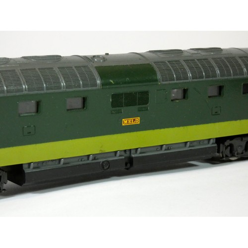 154 - A Lima OO gauge D 9003 in BR two tone green livery, boxed, together with a Lima loco and tender, 468... 