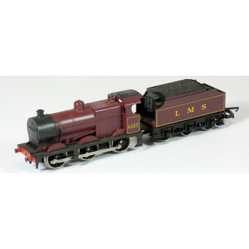 154 - A Lima OO gauge D 9003 in BR two tone green livery, boxed, together with a Lima loco and tender, 468... 