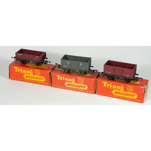 164 - Two Tri-Ang railway OO gauge locos, 4008 in Tri-Ang Railway red and grey livery, original boxes, a T... 