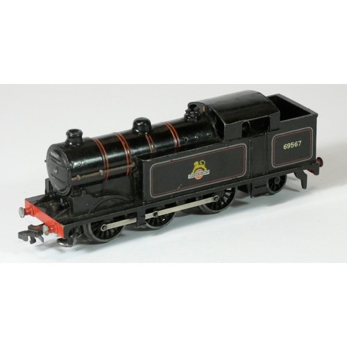 165 - A Hornby Dublo OO gauge loco, D8000 in BR two-tone green livery, original box, a Hornby OO gauge loc... 