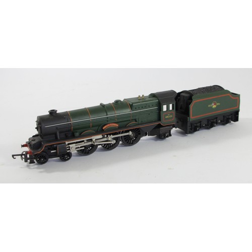 171 - A Tri-Ang OO gauge, loco with tender, 46201 'Princess Elizabeth' in BR livery, together with three T... 