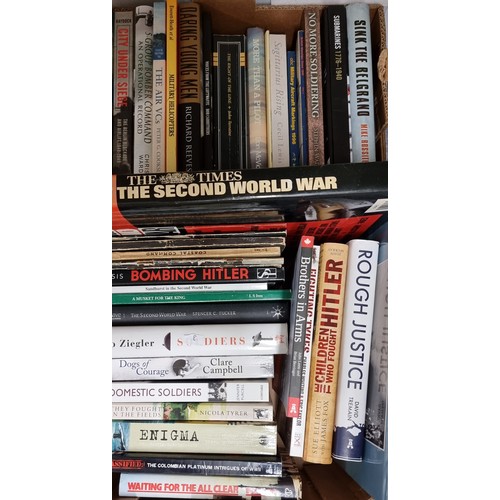 421 - A large collection of military books, WWI, WWII and others, to include, Montgomery of Alamein, Mount... 