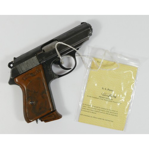 432 - Walther, Germany, a WWII 7.65mm Semi-automatic pistol, Model PPK, serial no. 298625K, with blued and... 