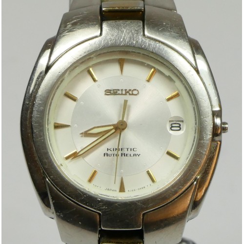 154 - Seiko Kinetic auto relay, a stainless steel date automatic gentleman's wristwatch, 5J22-0B39, 37mm, ... 