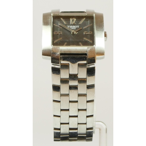 175 - Tissot, 1853 a stainless steel date quartz gentleman's wristwatch, 31mm