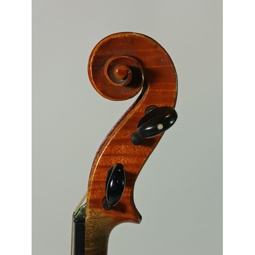 294 - Breton Brevette de S.A.R.M., a French violin, one piece back, signed to the bottom of the neck, labe... 