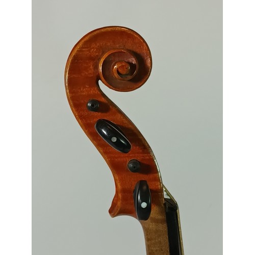 294 - Breton Brevette de S.A.R.M., a French violin, one piece back, signed to the bottom of the neck, labe... 