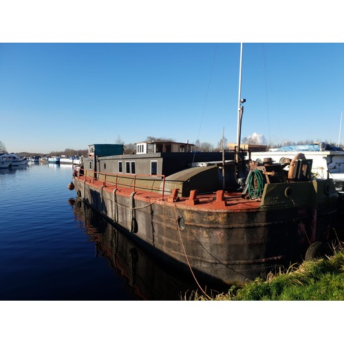 430 - c.1939 liveaboard barge, 
