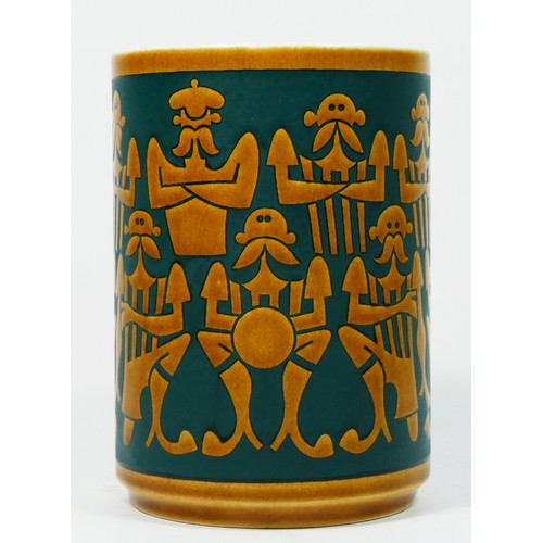 199 - A 1970s Hornsea mug, designed by John Clappison, depicting a Hull City football team, dark teal gree... 