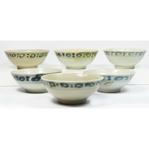 245 - Chinese Tek Sing Shipwreck cargo wares, six rice bowls, dot and circle border, 11cm,  Nagel Auction ... 