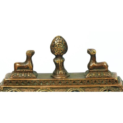 261 - A Chinese bronze censor with dragon motifs, 20 x 14 x 6cm.