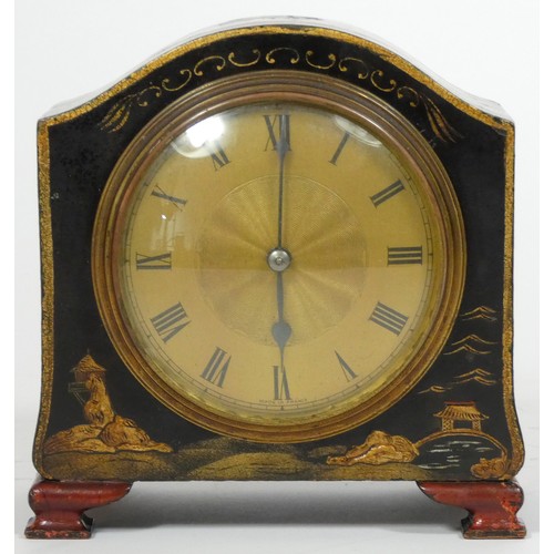 289 - An early 20th century Chinoiserie mantel clock, the arched case with pagoda and floral decoration, F... 