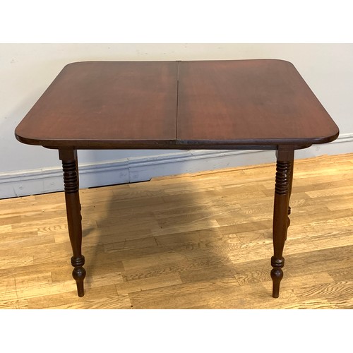 371 - A Victorian mahogany rectangular fold over tea table, raised on four tapering turned supports.
H77cm... 