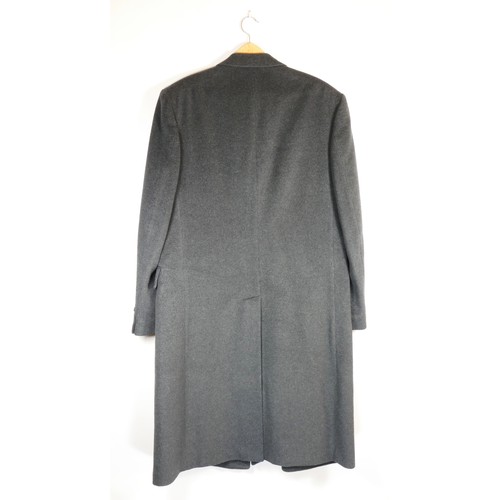 161 - A 'Berwin' men's cashmere black long coat with single vent in the back. Size 44
