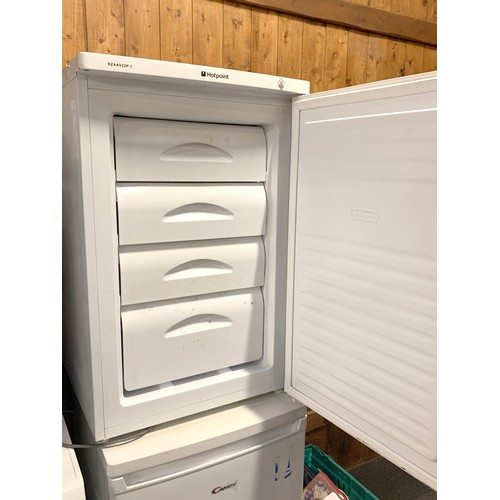 A Hotpoint Freestanding Freezer Four Drawer Model Rzaav22p 1 H85cm W55cm D55cm