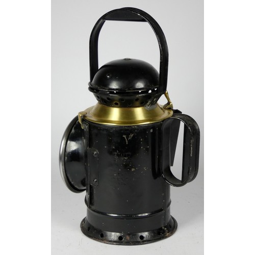 66 - A G.W.R. 4 aspect handlamp, cased stamped G.W.R T.E.Bladon & Son Ltd 1938, complete with burner