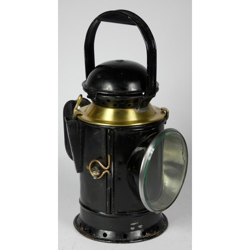 66 - A G.W.R. 4 aspect handlamp, cased stamped G.W.R T.E.Bladon & Son Ltd 1938, complete with burner