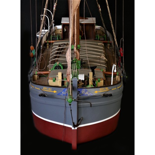 81 - Beryl Iris, a very well detailed radio controlled Thames barge, with fibreglass hull, timber deck an... 