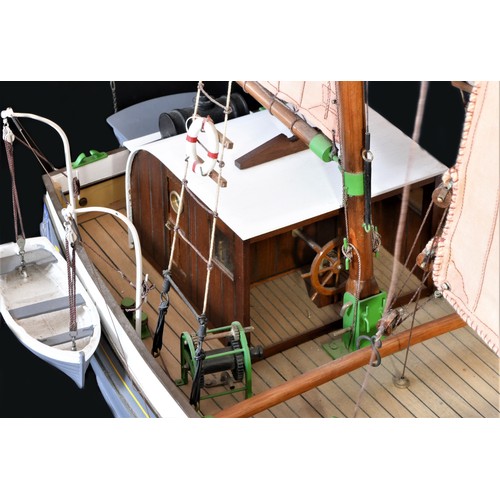 81 - Beryl Iris, a very well detailed radio controlled Thames barge, with fibreglass hull, timber deck an... 