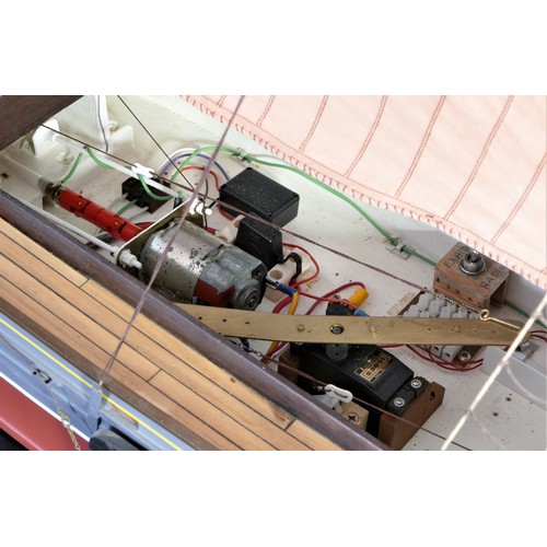 81 - Beryl Iris, a very well detailed radio controlled Thames barge, with fibreglass hull, timber deck an... 