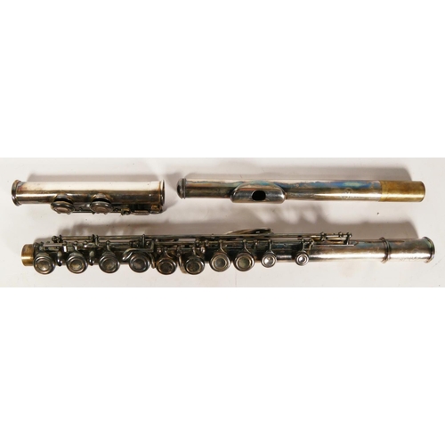 188 - A Buffet Crampon flute, E, serial number 624872, c.1960, in a carry case with fitted interior