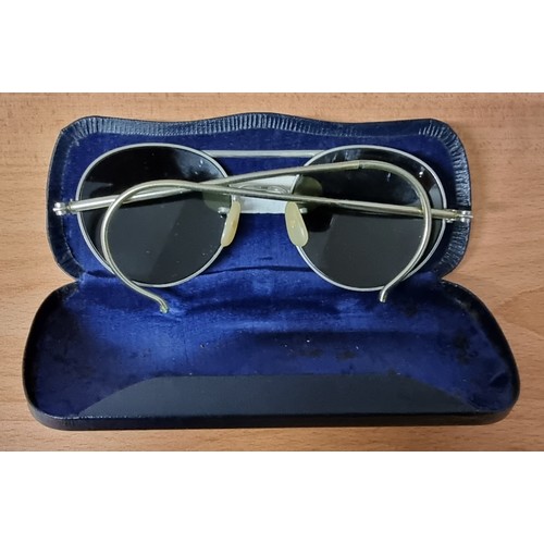 399 - A pair of WD sunglasses broad arrow, 22G/1398 Type G, medium, case