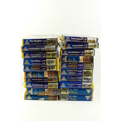 477 - Twenty model kits, by Italeri, infantry, 1:72 scale, to include Les Bleus (6002), The Knights (6009)... 