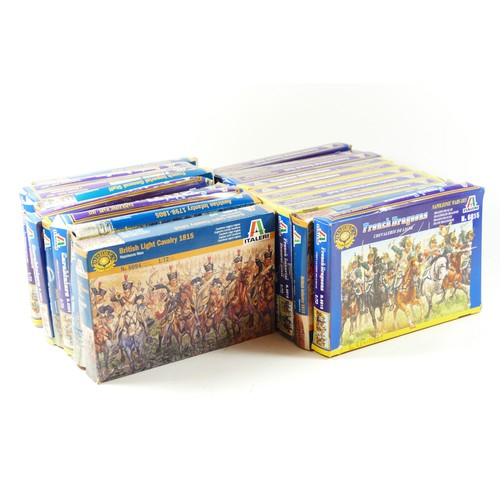 483 - Twenty model kits, by Italeri, infantry, 1:72 scale, to include British Light Cavalry (6094), Russia... 