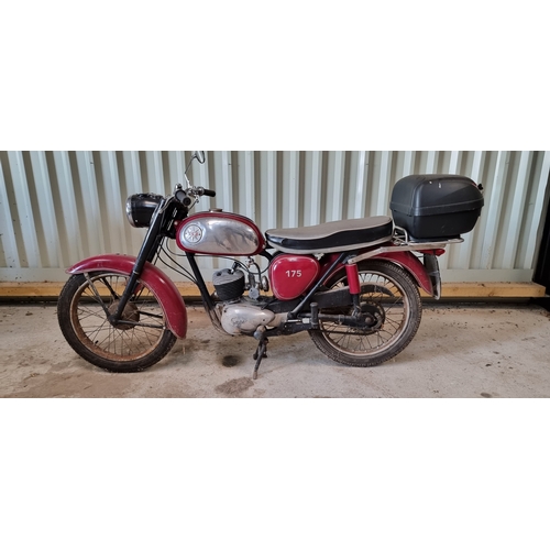 46 - 1965 BSA Bantam D7 Super, 175cc. Registration number FBB 865C. Frame number D7  45942. Engine number... 