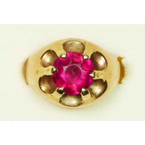 18 - A 10k gold and synthetic ruby single stone ring, J 1/2, 6gm