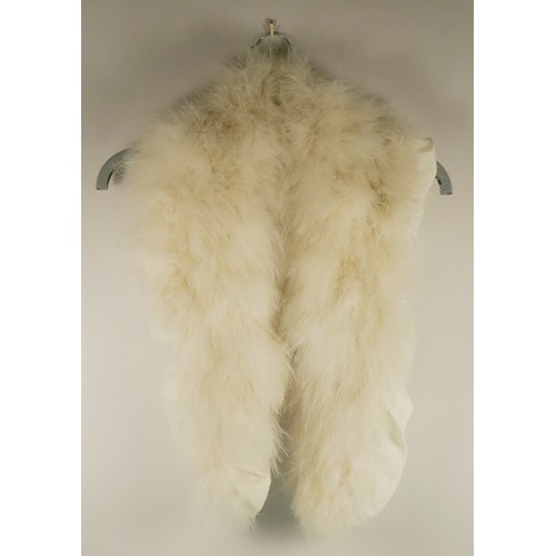 121 - A 'Jaysam' brown fur, 42 x 39cm together with a 'Mounthill' feather stole 110cm x 25cm and a 1940's ... 