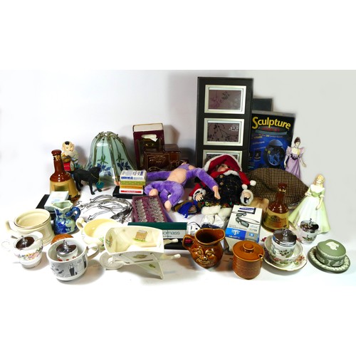 75 - A collection of mid 20th century & later ceramics, to include Royal Grafton figurines, Royal Worcest... 