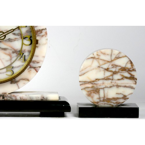 303 - A 1920s/30s Art Deco veined marble clock & garniture, the circular brass dial with Arabic numerals, ... 