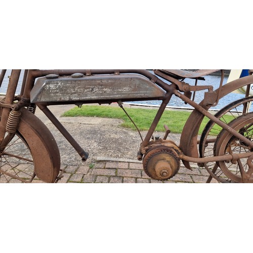 163 - c.1915 Regal V-Twin Project. No paperwork.
This veteran/vintage project consists of a V Twin frame, ... 