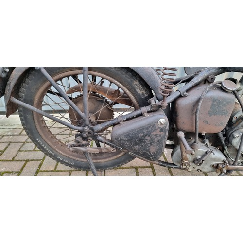 166 - c. 1937 Ariel Red Hunter, 500cc, project. Registration number DHY 20 (not recorded with DVLA). Frame... 