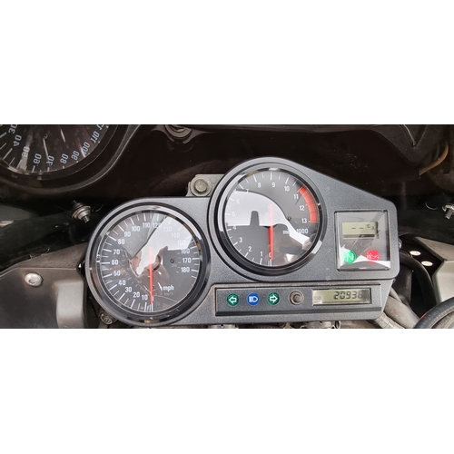 1998 Honda CBR900RR Fireblade, 918cc. Registration number S162 RWE 
