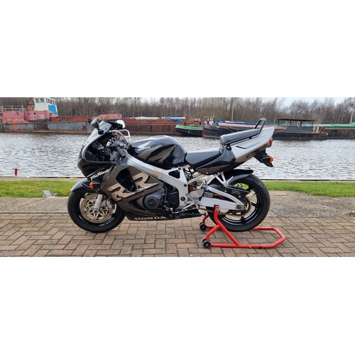 313 - 1998 Honda CBR900RR Fireblade, 918cc. Registration number S162 RWE. Frame number JH2SC33AXWM207848. ... 