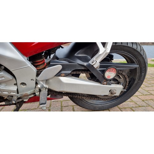 304 - 1999 Yamaha YZF 600R, 599cc. Registration number T81 KLF. Frame number JYA4TV00000043081. Engine num... 