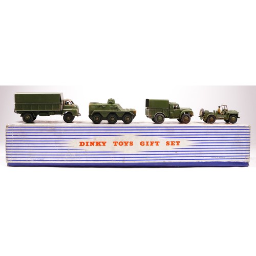 81 - A Dinky Toys Military Vehicles (I) gift set, 699, including a Austin Champ, 1-ton Cargo truck, Armou... 