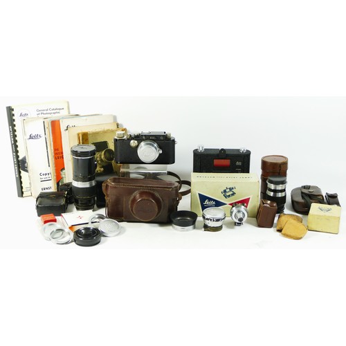 173 - A Leica III D.R.P Ernst Leitz Wetzlar 35mm camera, black (serial No 185240), 1936, together with a E... 