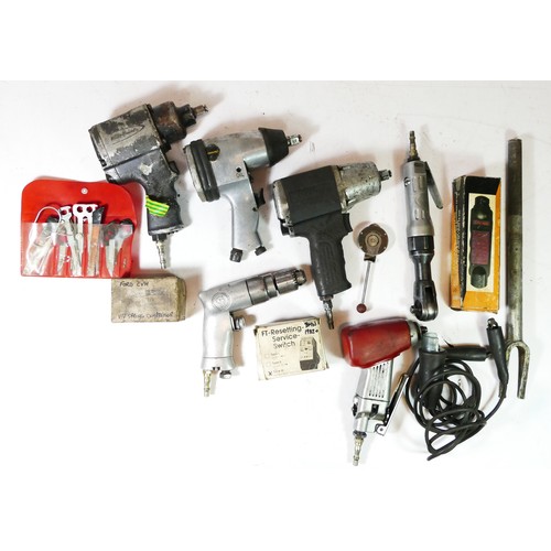 34 - A collection of air tools to include a blue point driver, a Tooltec driver, a GP drill and others (2... 