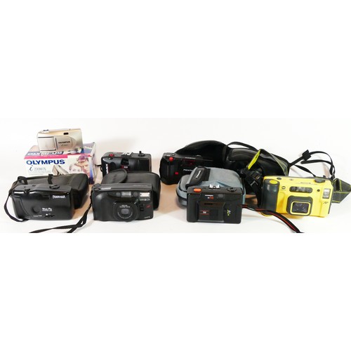 44 - Eight compact cameras to include a Hanimex IC500, a Pentax PC35 AFm, a Minolta Riva Zoom AF5, a Hani... 