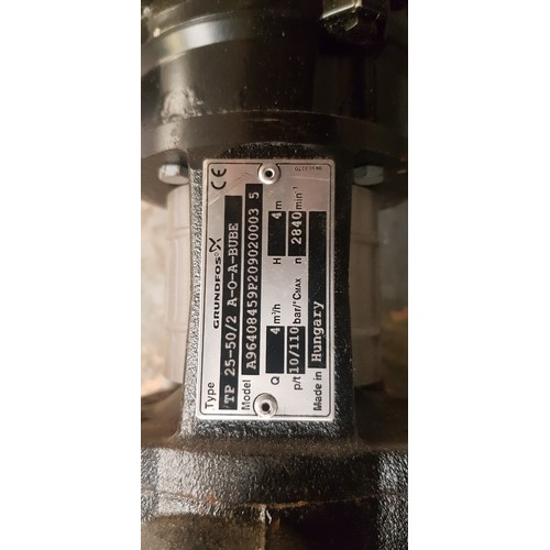 25 - A Grundfos circulating pump, model TP 25-50/2.