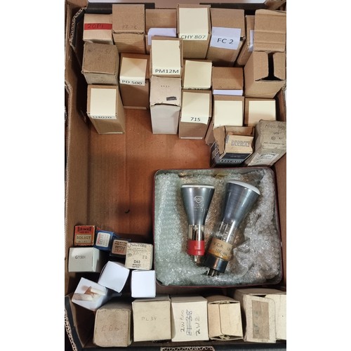 43 - A substantial collection of valves, to include makes such as Zaerix, Pinnacle, Mullard,  & Brimar mo... 